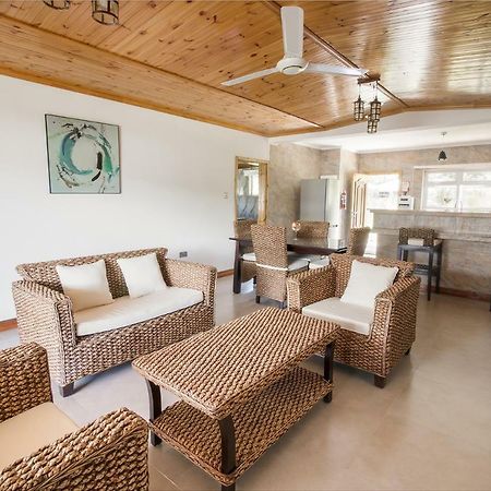 Flora'S Self Catering Apartments Victoria Luaran gambar