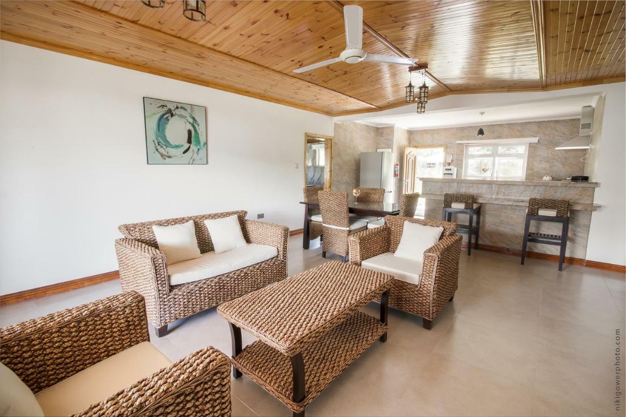 Flora'S Self Catering Apartments Victoria Luaran gambar