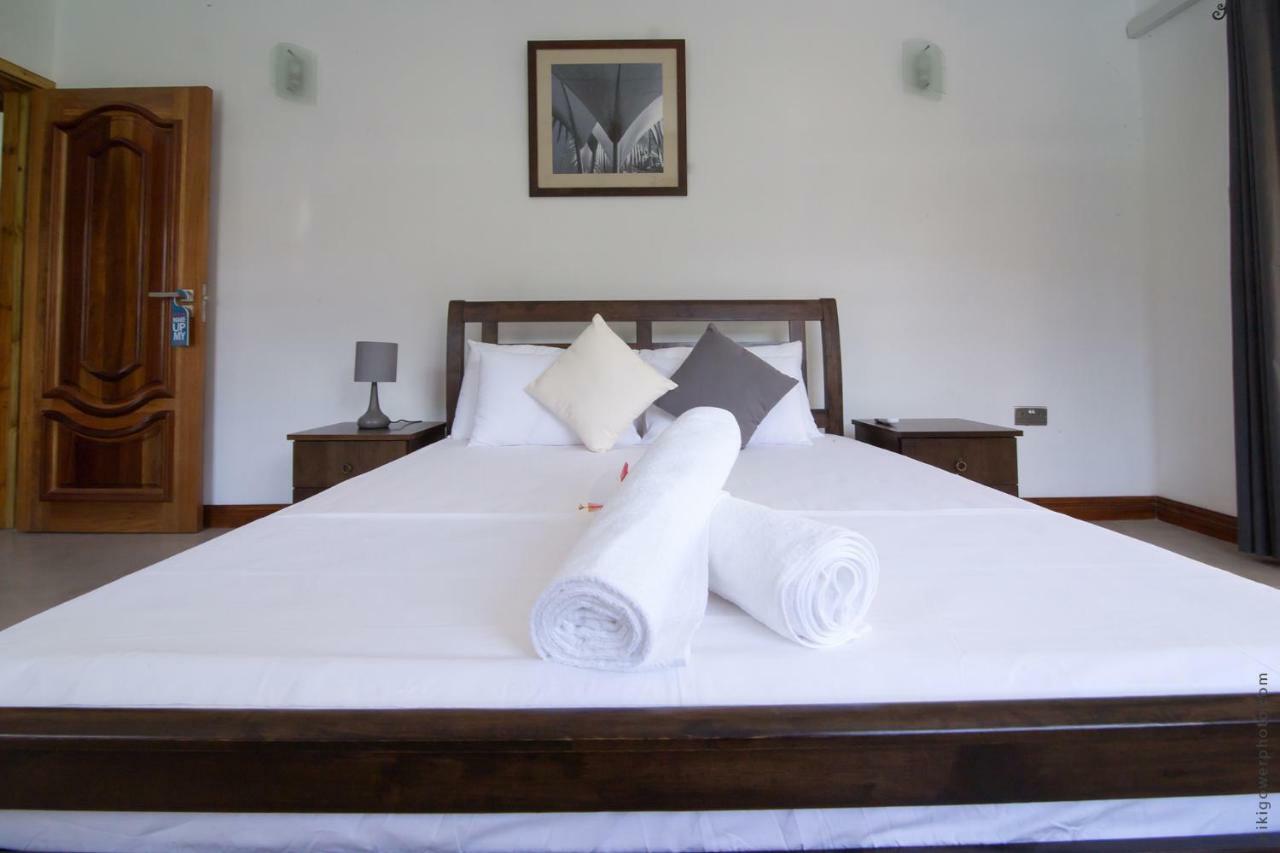 Flora'S Self Catering Apartments Victoria Luaran gambar